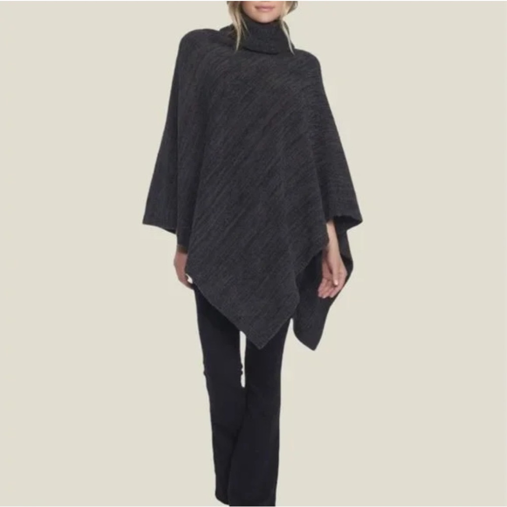 Barefoot Dreams Cozychic Point Dume Poncho in Carbon Heather Black